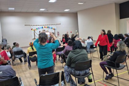 Casas do Idoso promovem programação especial para o Mês dos Namorados e Copa do Mundo