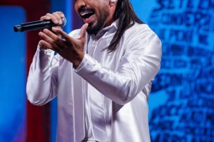 Thales Lessa, dono de grandes hits do sertanejo, se apresenta no Rancho Eldorado