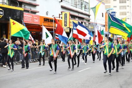 Escolas municipais levam história das regiões de São José ao desfile de 7 de Setembro
